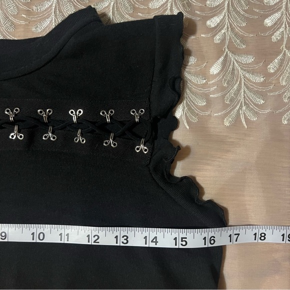 Grunge Cut-Out Black Ruffle Trim Cropped Women's Top -Size S -TP35 - Picture 6 of 8